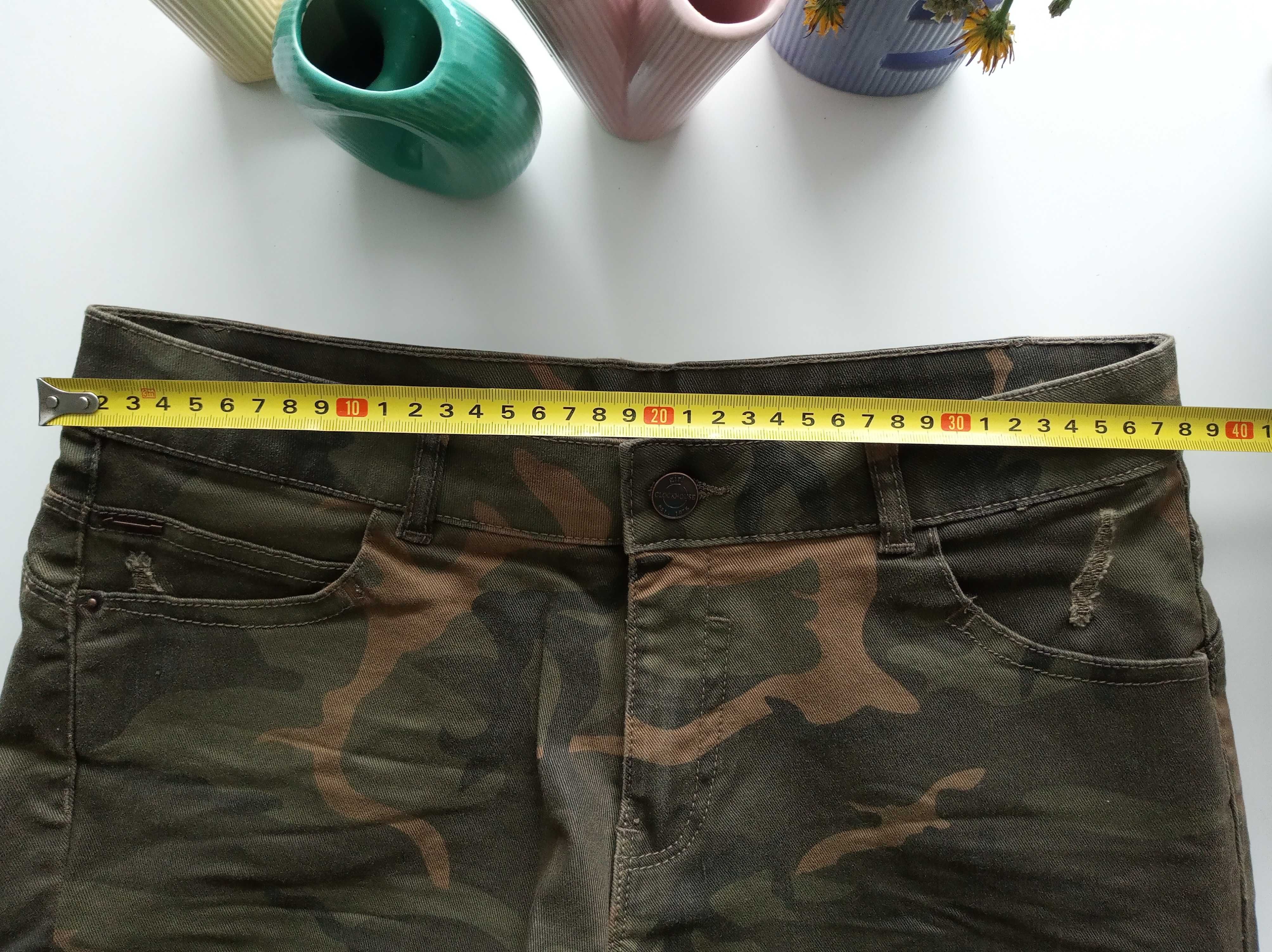 Krótkie spodenki damskie moro M 38 C&A przetarcia szorty