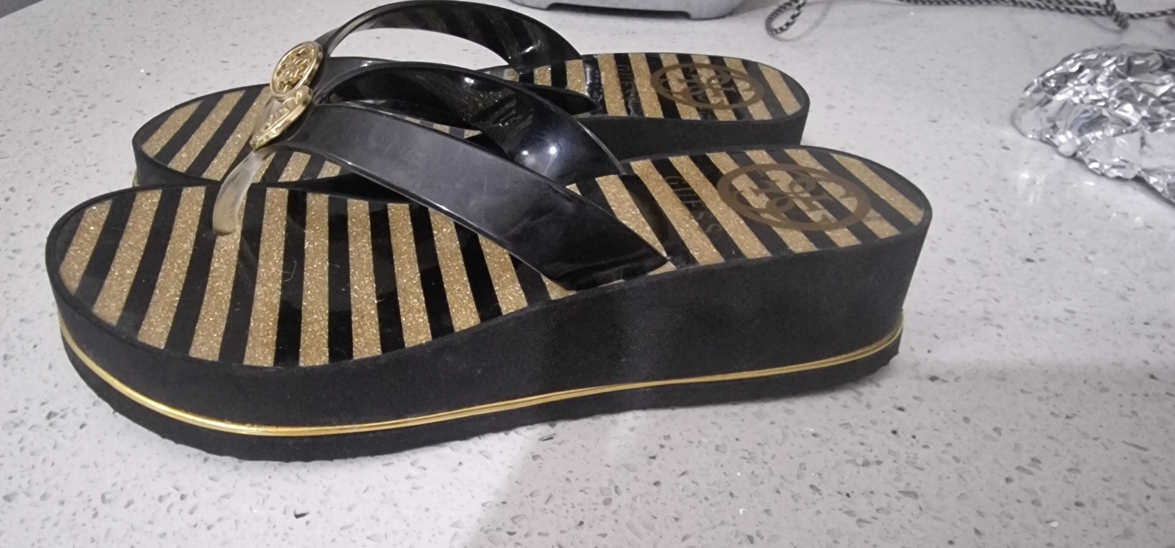 Chinelos Guess. Tamanho 35