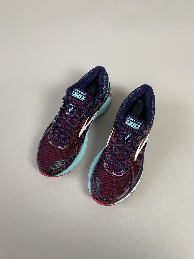 Кросівки brooks розмір 38,5 24,5 устілка