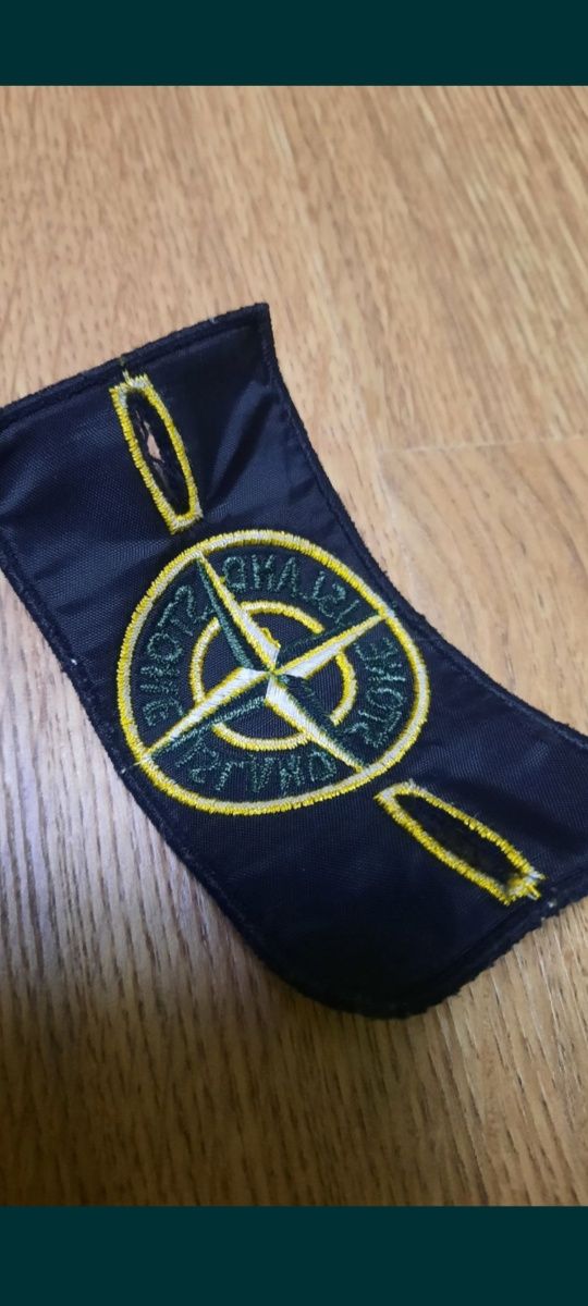 Stone Island [M]