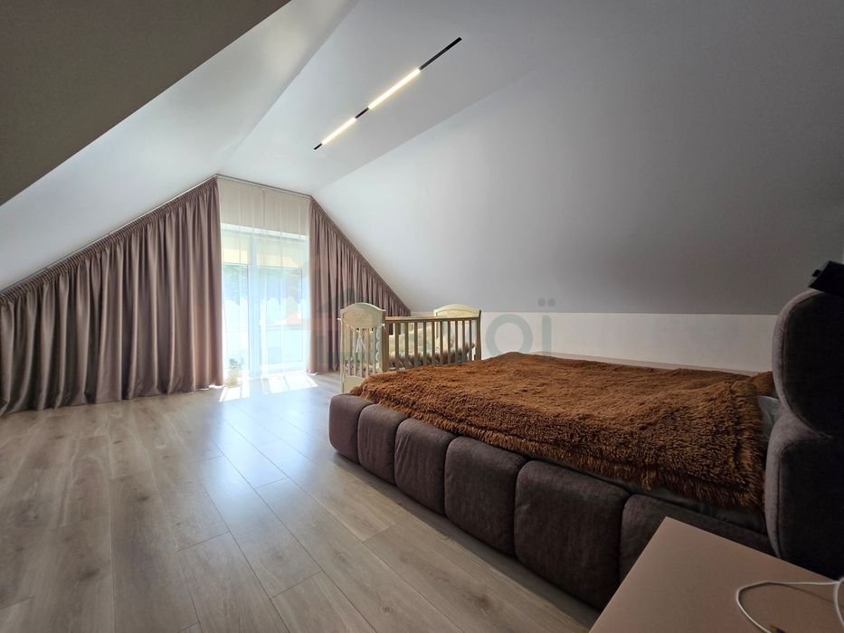 Ліс, тиша, басейн, баня, камін — все, що треба для життя. Лісова Буча