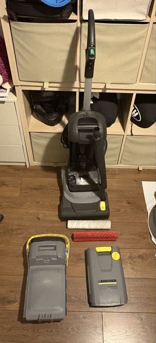 Máquina Lavadora Esfregadora Karcher BR 30/4C ADV c/ 2 rolos