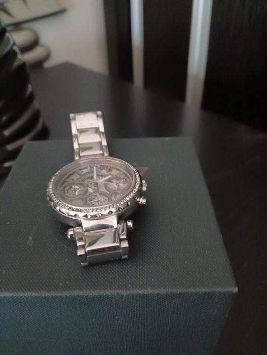 Relógio guess como novo
