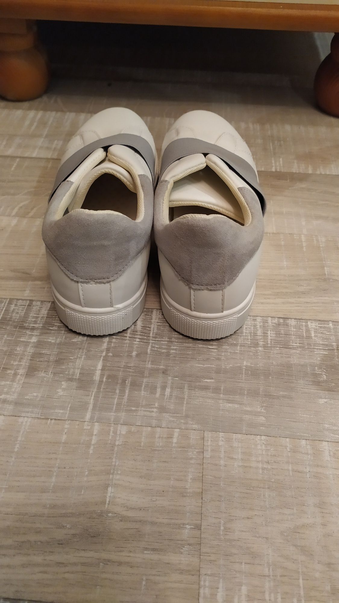 Białe sneakersy adidasy trampki 39 24 cm bez sznurówek