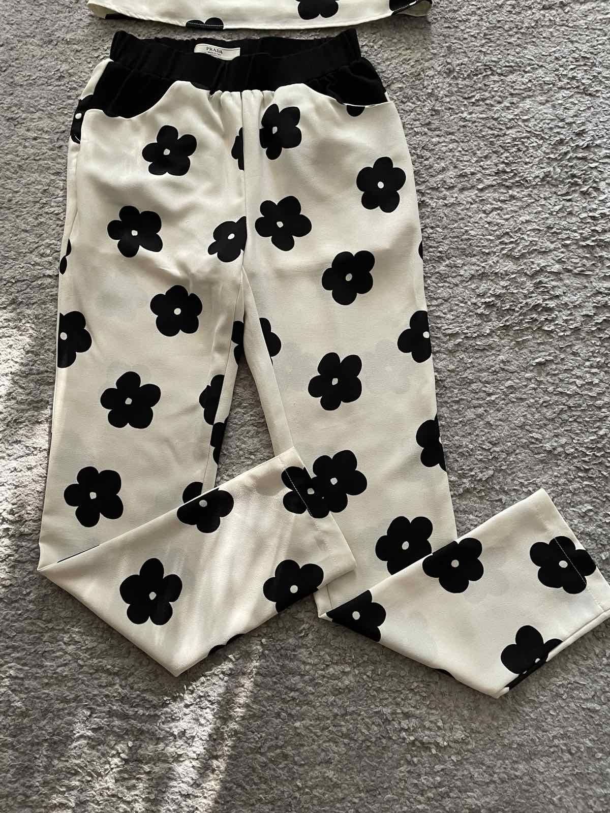 Жіночий костюм, Prada, S