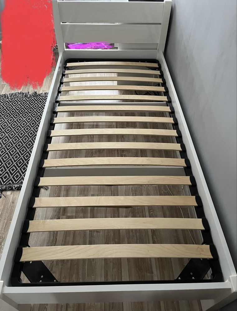 Łóżko białe jednoosobowe bez materaca