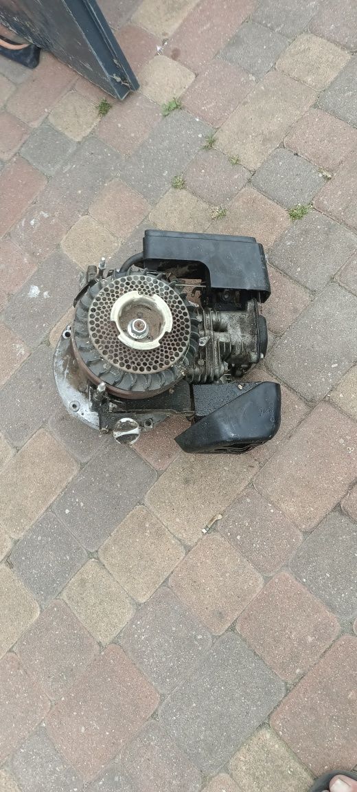 Silnik kosiarka spalinowa honda