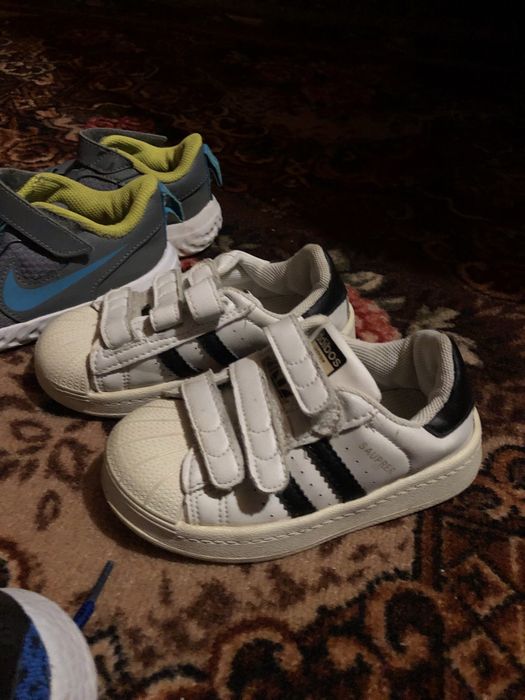 Красовки адідас продам