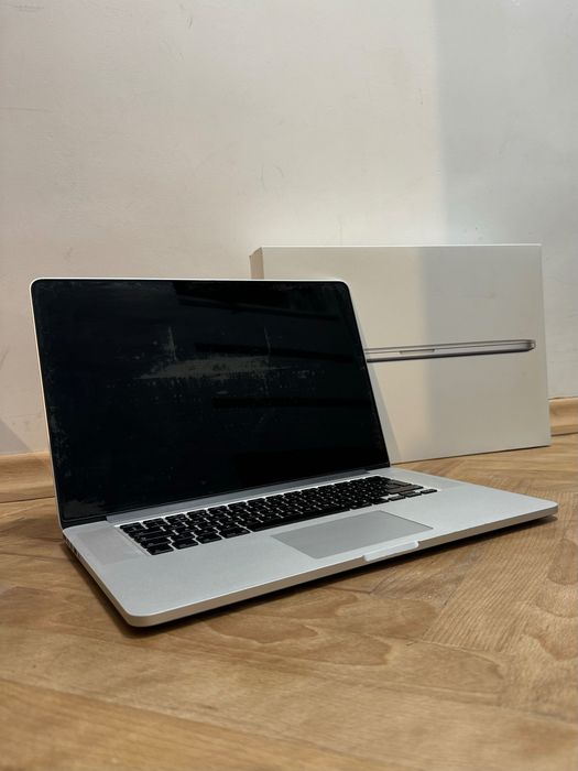 MacBook Pro mid 2015 15", 2.9Ghz i7, 16GB ram, 1TB dysk najwyższy spec
