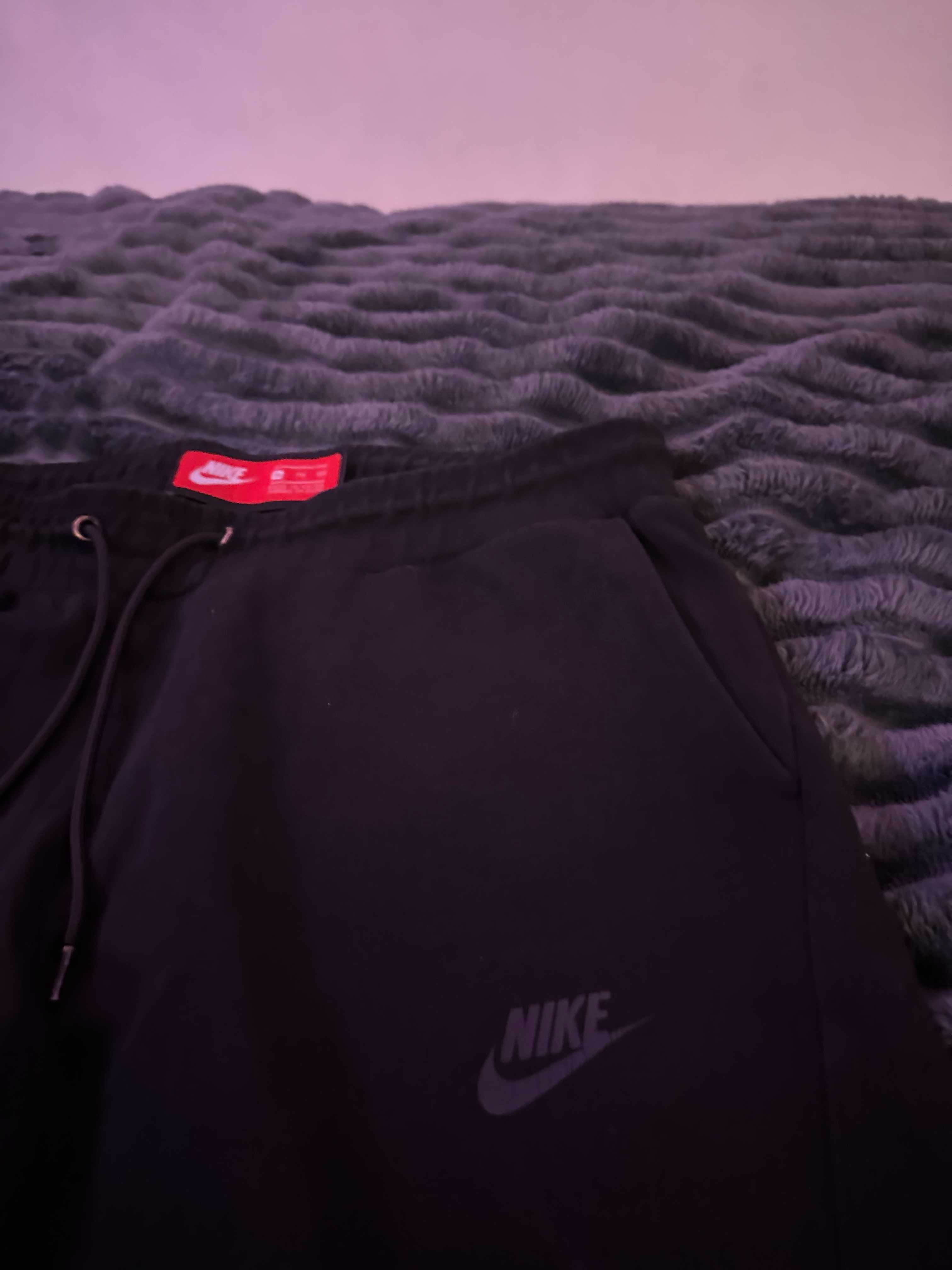 Spodnie Dresowe Nike Tech Fleece Czarne