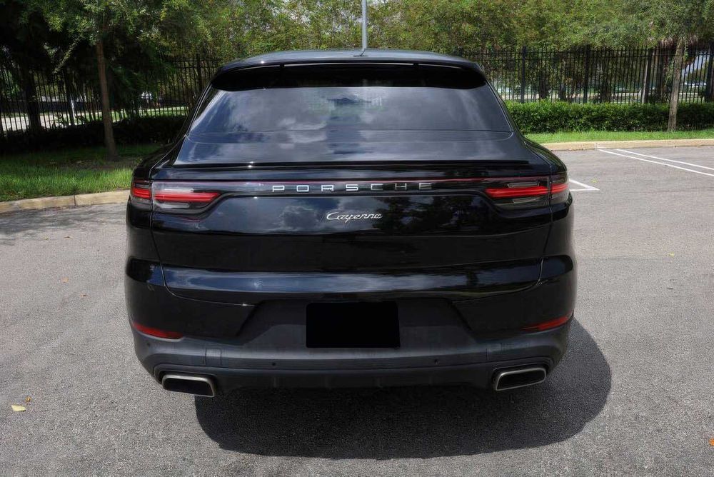 Porsche Cayenne Coupe      2021