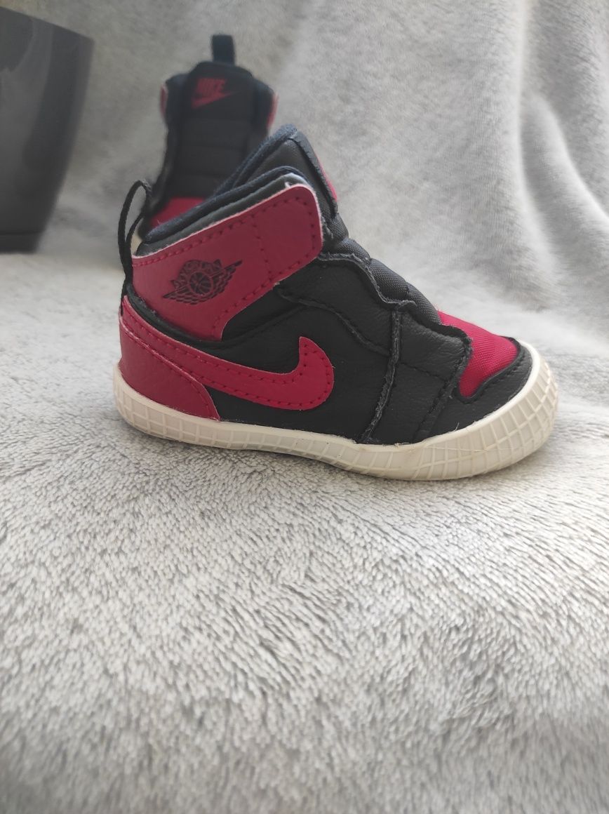 Obuwie chłopięce Nike Air Jordan 1 Crib bootie rozmiar 18,5 wkładka 9