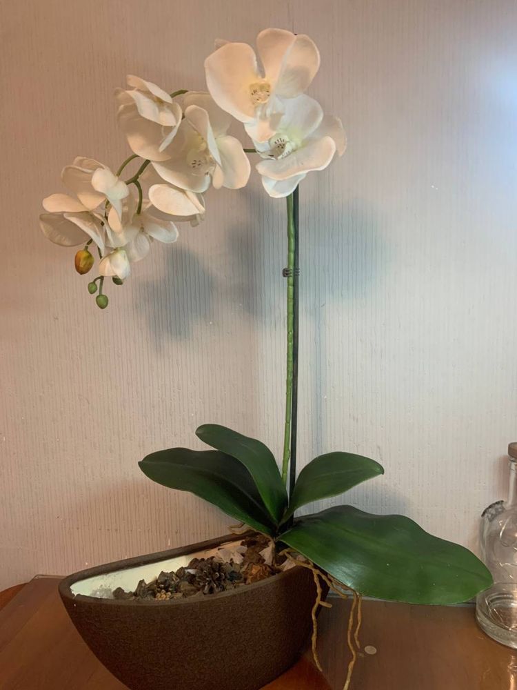 орхидея искусственная в кашпо