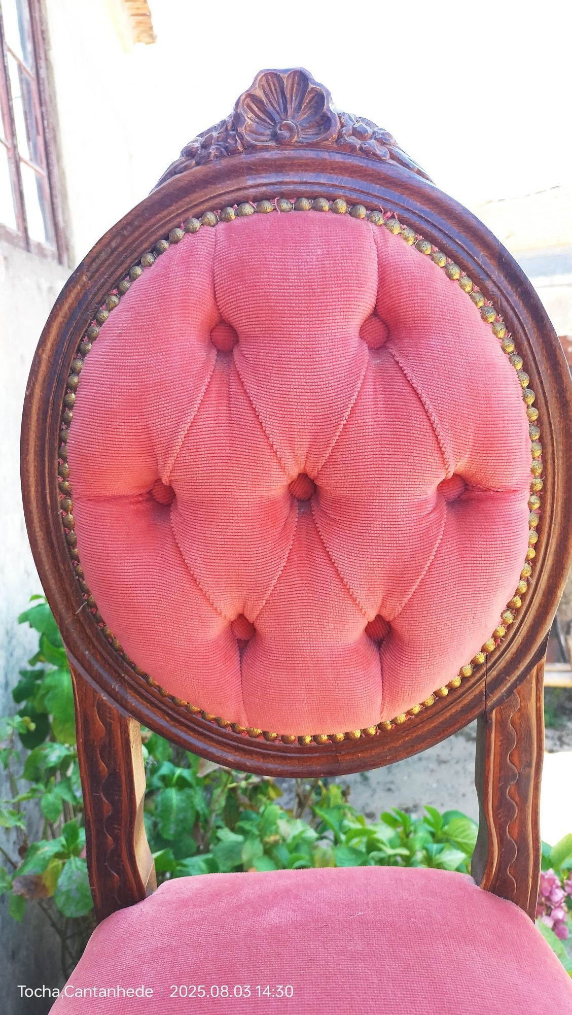 Cadeira antiga a imitar o séc. XVIII