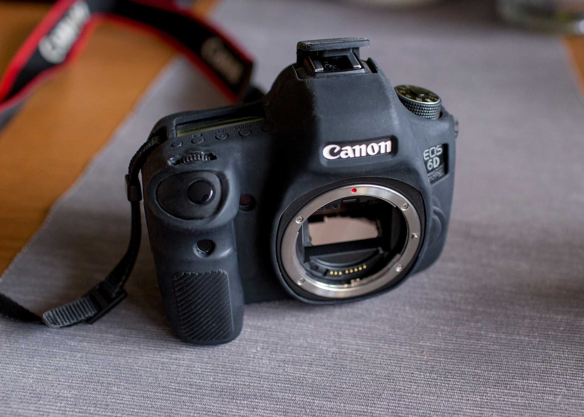 Na sprzedaż CANON 6D, zadbany POLECAM!!!
