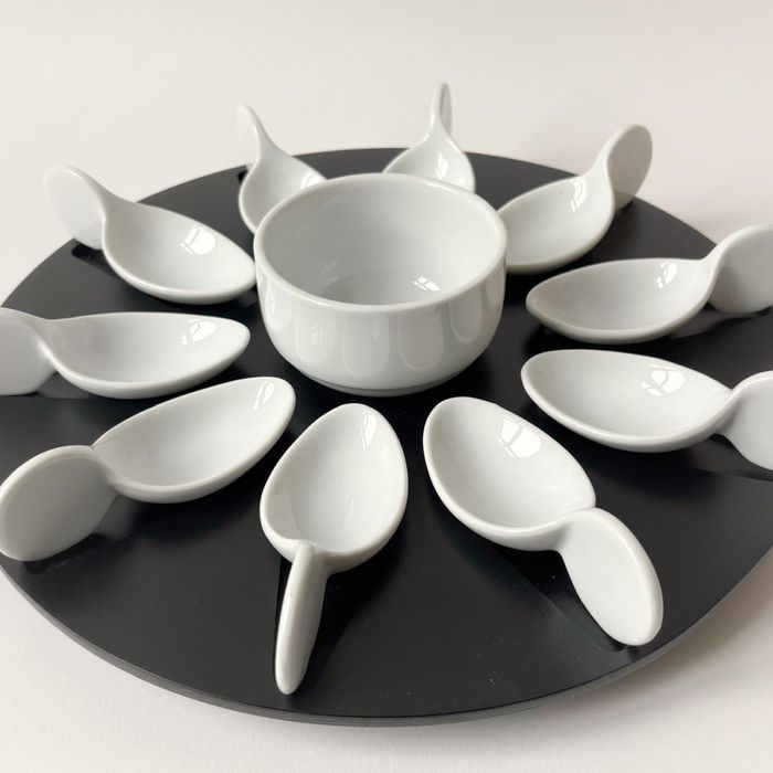 Yong Belgia obrotowy talerzy drewniany z 10 porcelanowymi łyżkami
