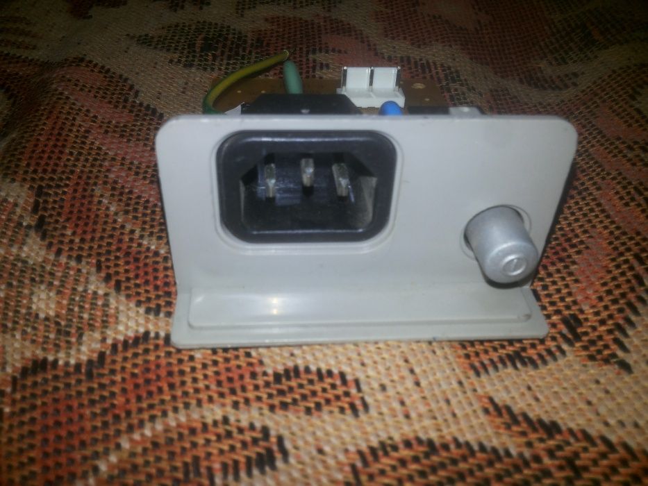 Сетевой выключатель плюс фильтр и варистор  для устройств на 220 в.