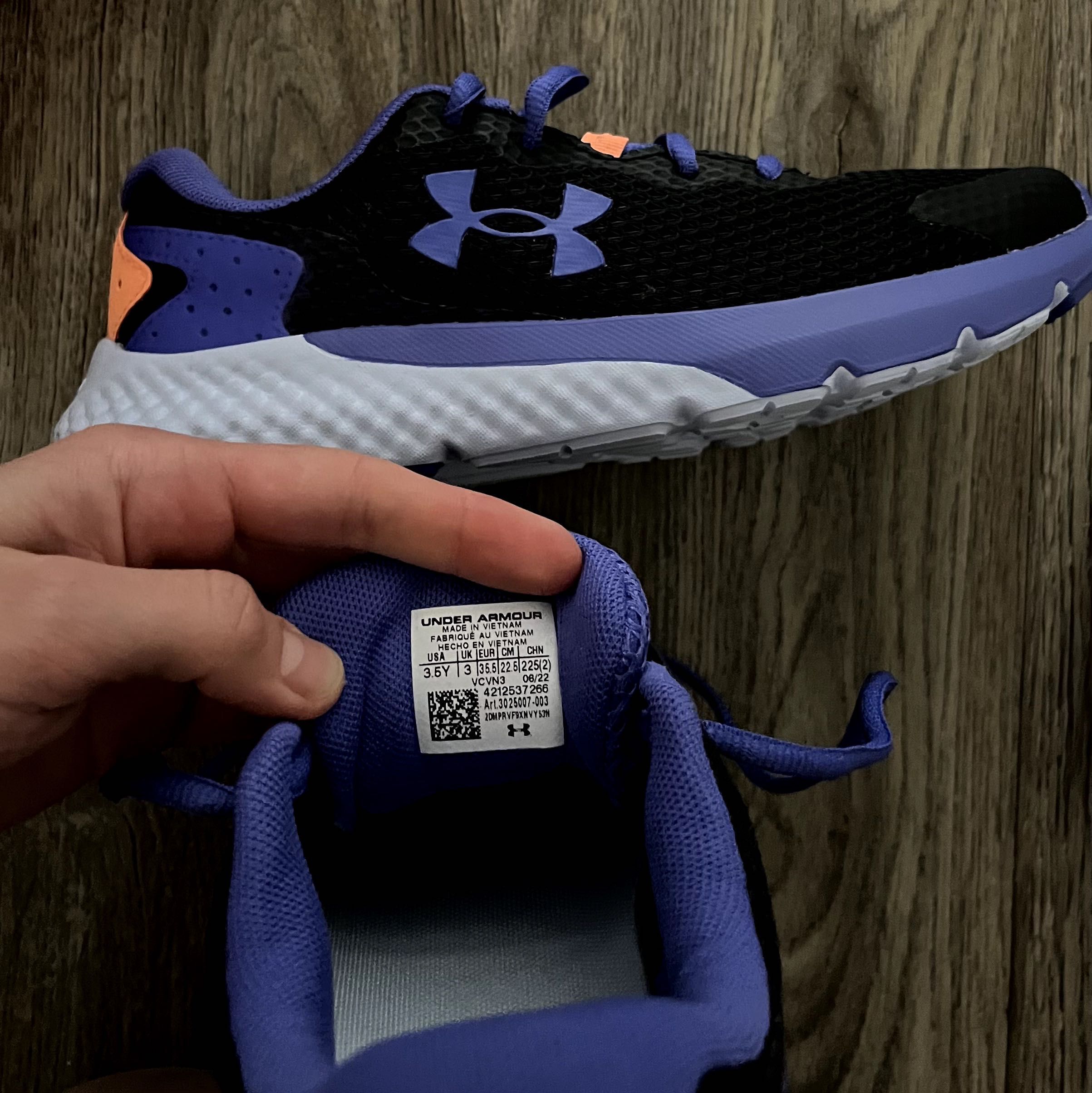 НОВІ Оригінальні кросівки Under Armour Charged Rogue Устілка 22,5 см