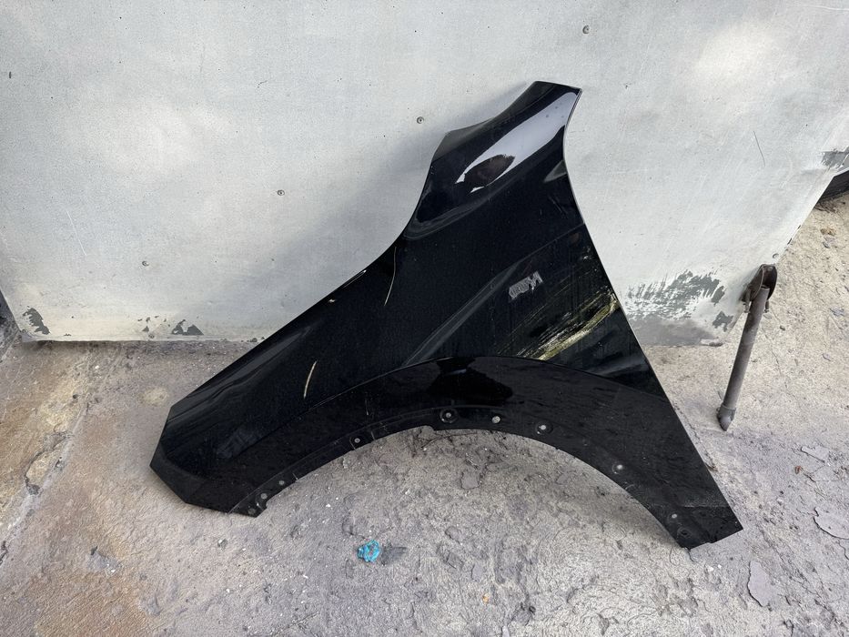 Blotnik lewy przod bmw x1 u11 kolor 475