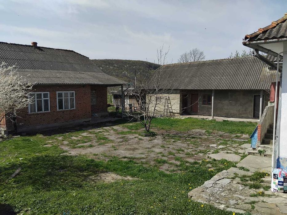 Продається будинок в селі Улашківці.