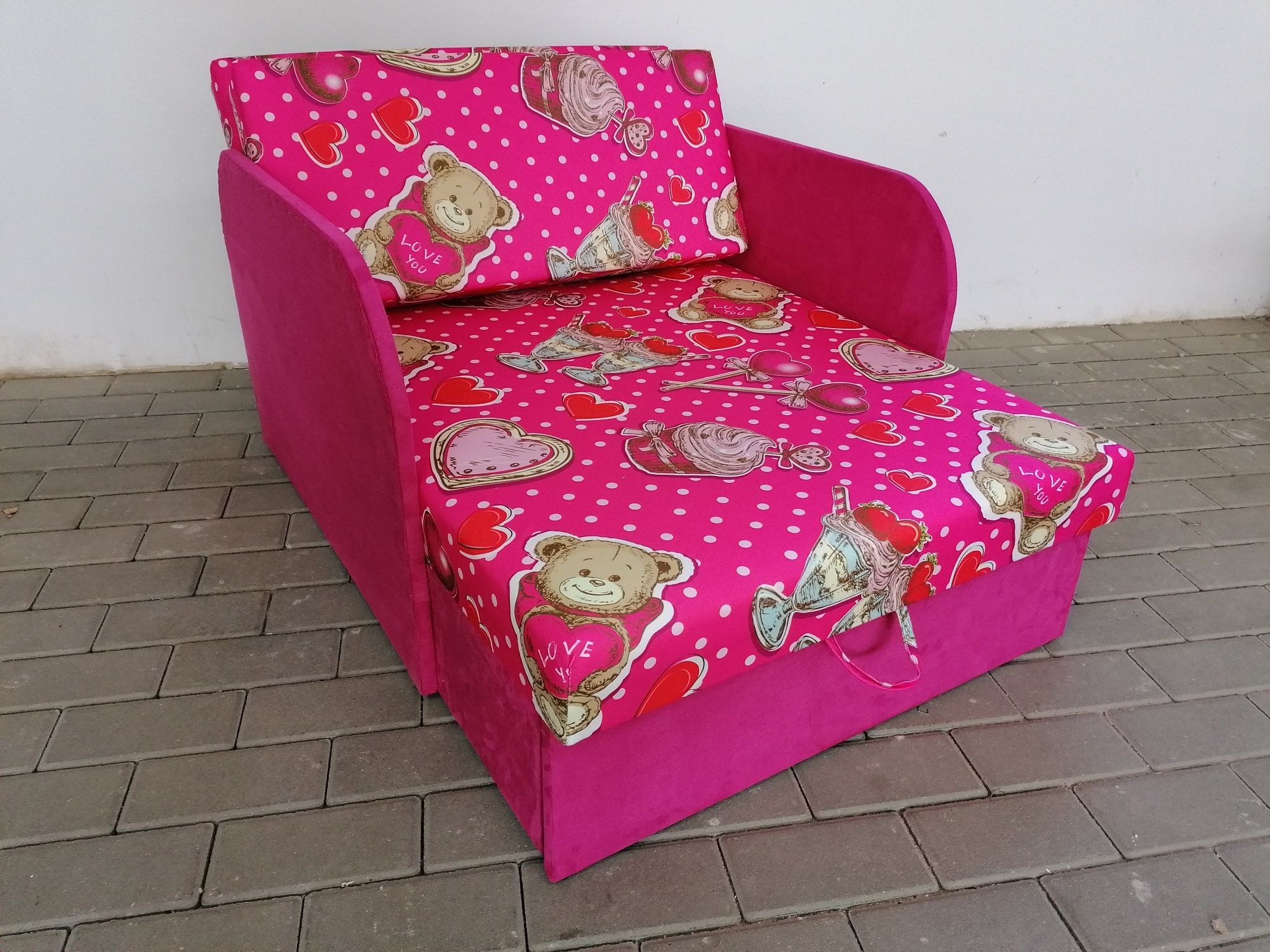 Fotelik rozkładany do spania z pojemnikiem na posciel dla dzieci sofa