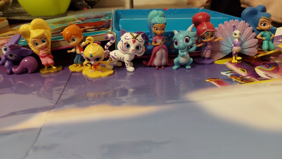 Książka Shimmer & Shine + figurki