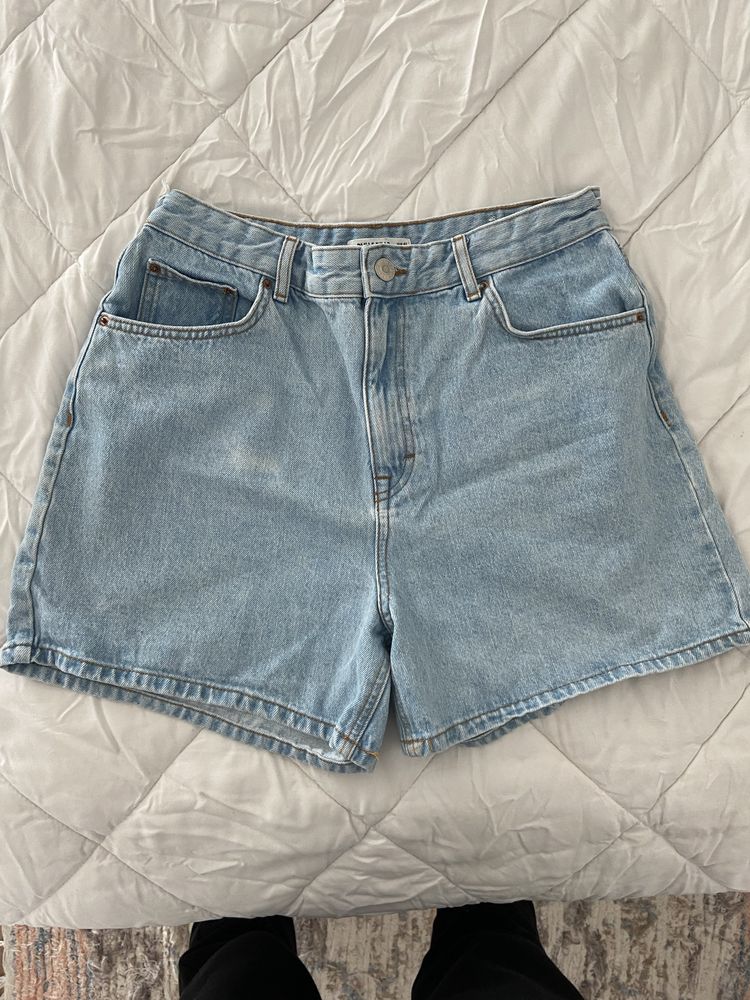 Roupas novas e semi-novas
