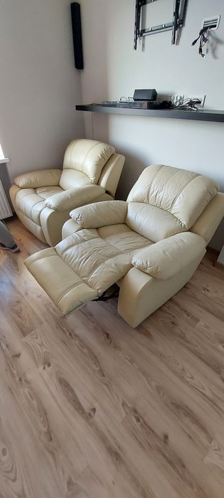 Zestaw wypoczynkowy.  Sofa 3-osobowa + 2 fotele z funkcją relax
