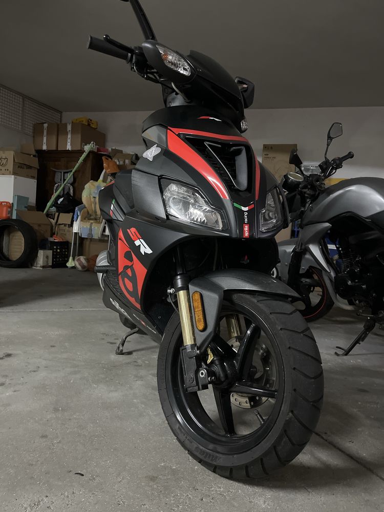 Aprilia sr 50 motard 2 tempos