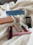 Zesraw kosmetyków róż brązer w sticku fenty eyeliner sephora brokat gr