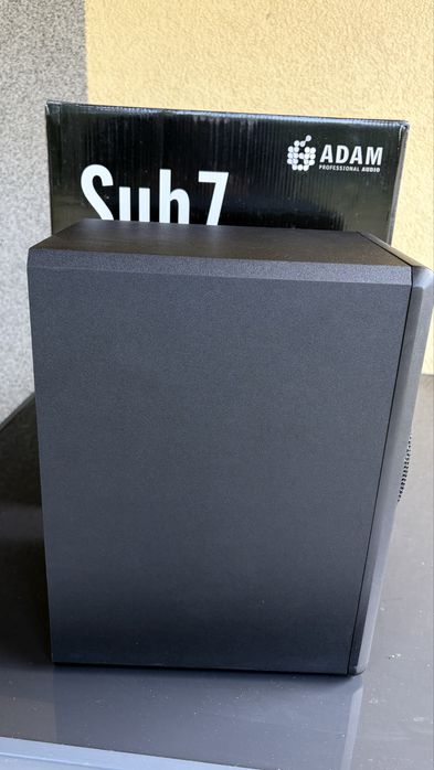 Adam sub7 subwoofer studyjny