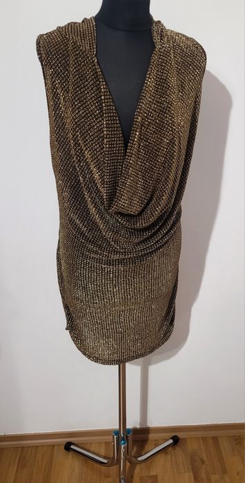 Nowa zjawiskowa mieniąca się sukienka koktajlowa z kapturem rozm. 40