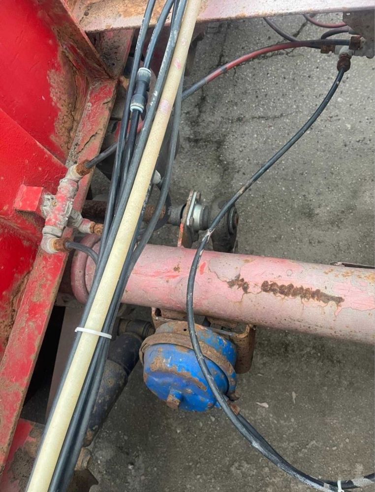 Продам полуприцеп грузовой. Полуприцеп на тягач.