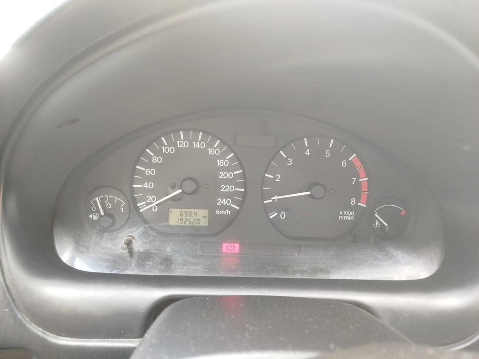 Mitsubishi Carisma 1.3 Gasolina 2002 75cv
