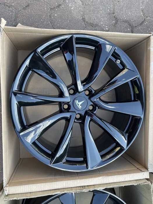 Oryginalne felgi Tesla 3 performance 20" z czujnikami Bluetooth NOWE