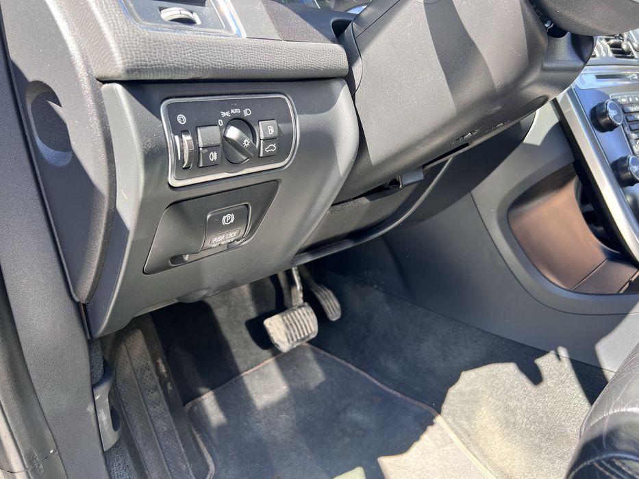 Volvo xc60 2.4дизель D5 . AT. AWD.