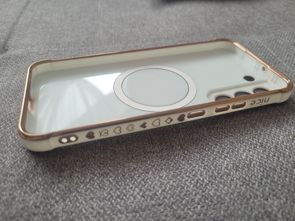 Etui Samsung S22 plus białe ze złotym