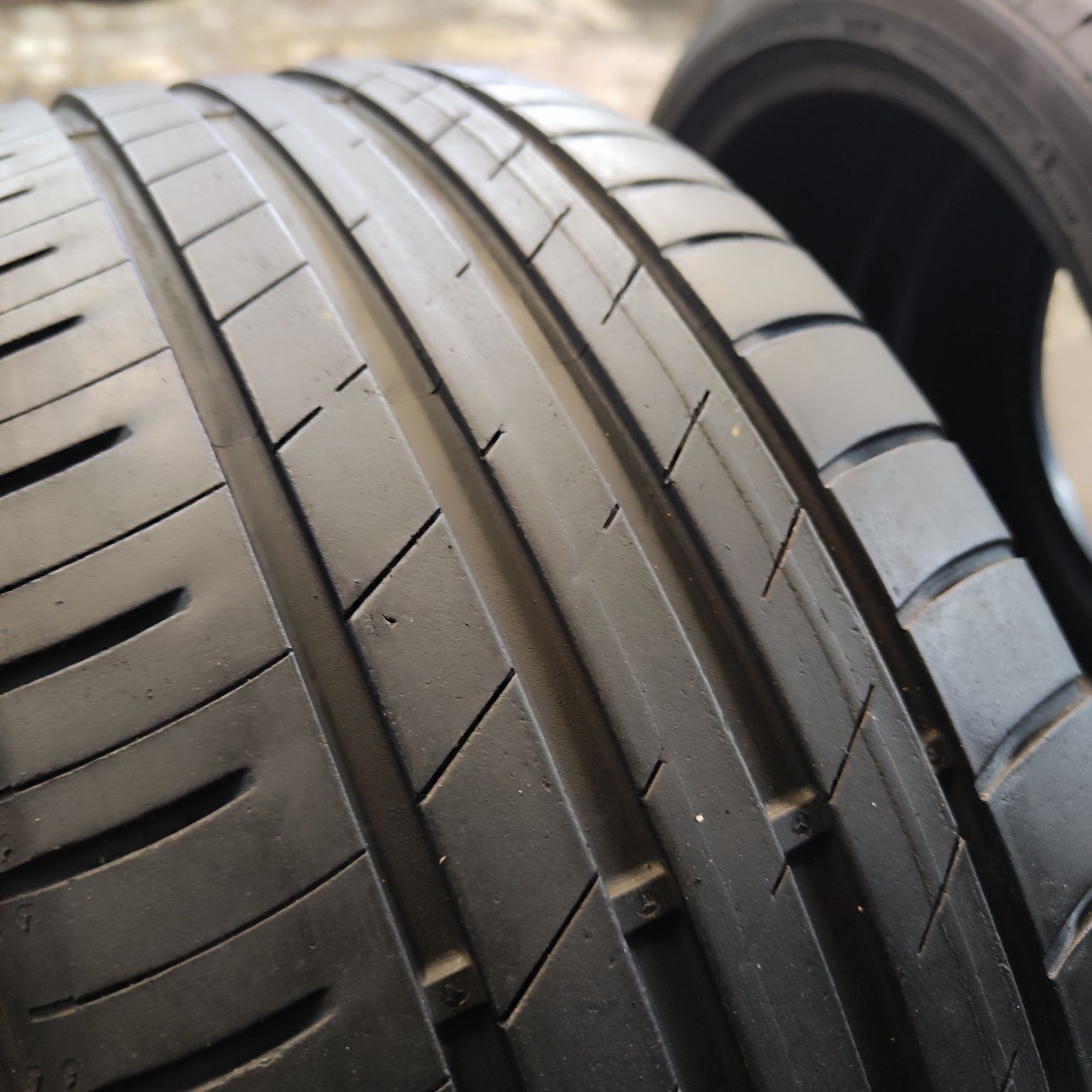 Goodyear efficient grip 215/45/16 para