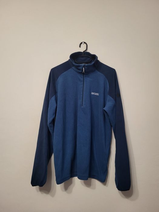 Polar marki Regatta, rozmiar L
Piękny, niebieski odcień. Zamek błyska