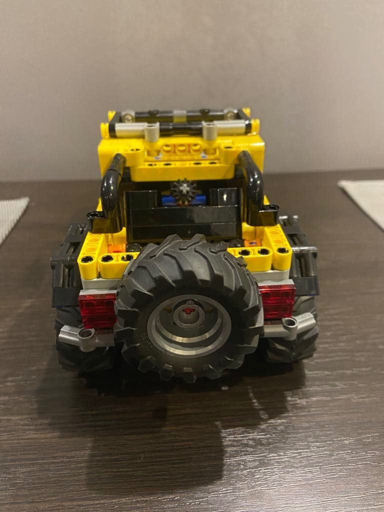 Lego Technic - Jeep 42122
