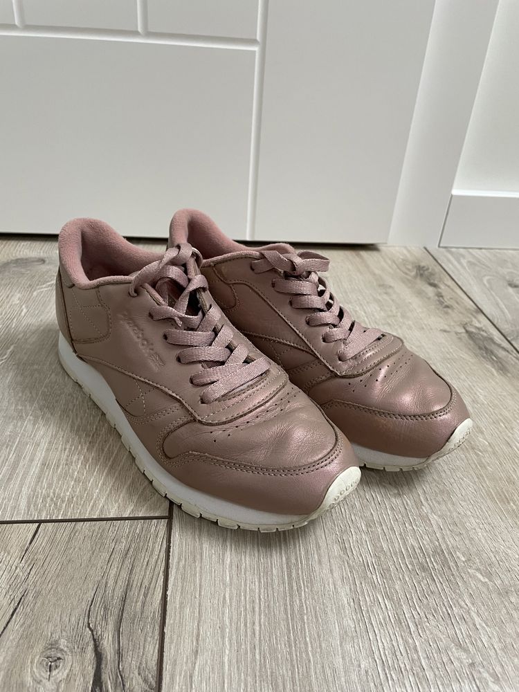 buty reebok classic perłowy róż skórzane r. 38