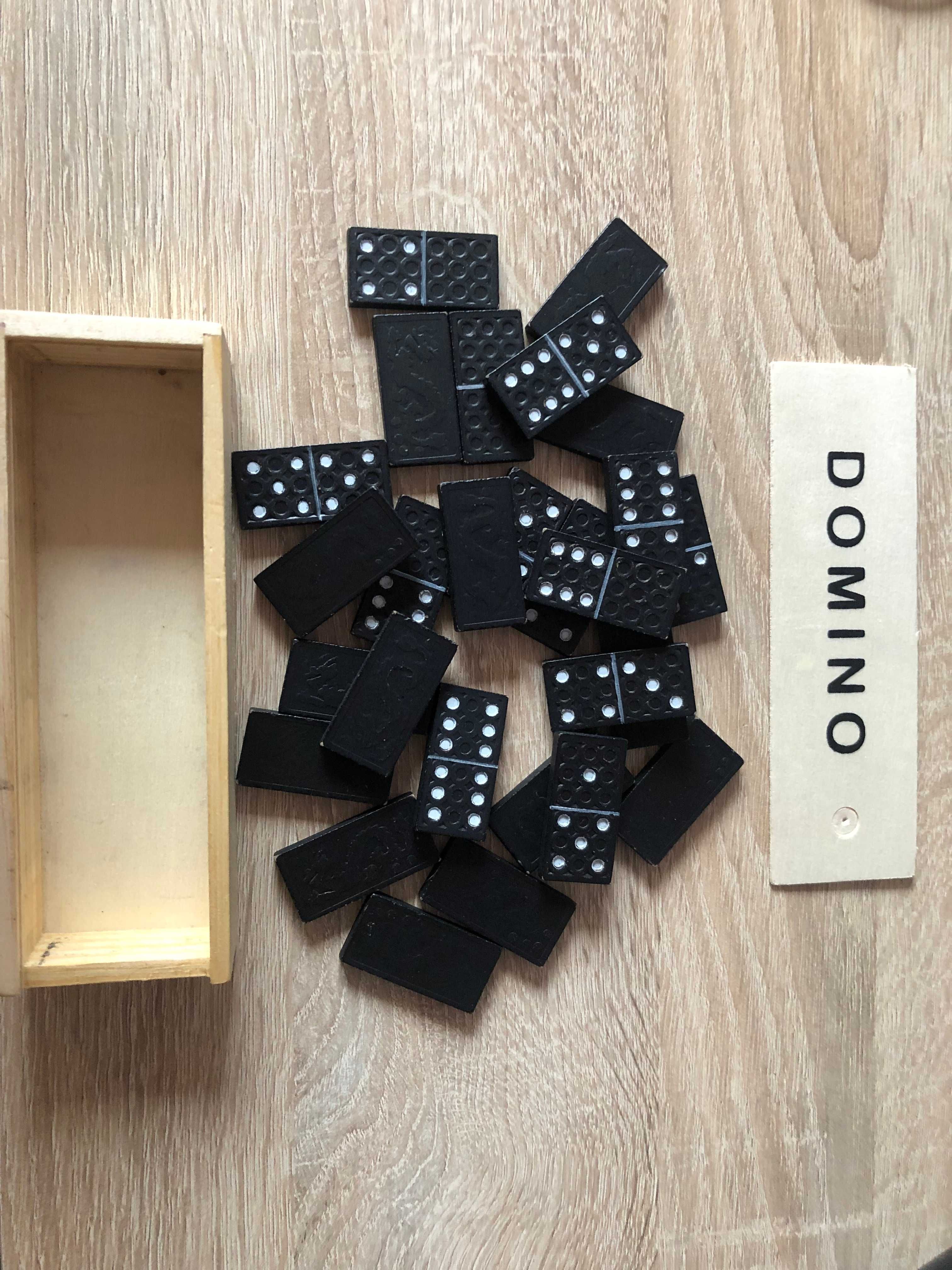 Domino. Zwykłe czarne domino