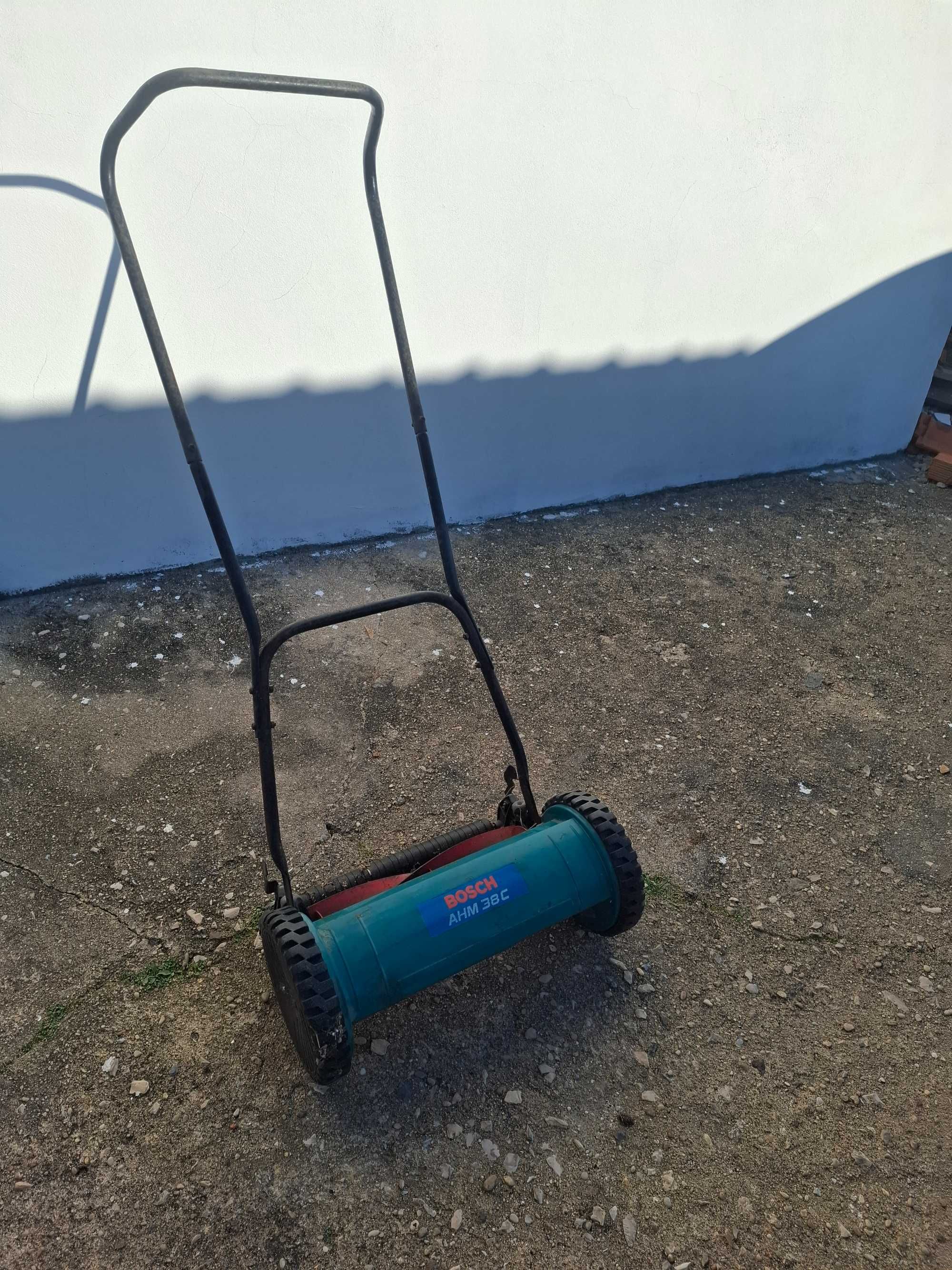 Corta relva manual Bosch