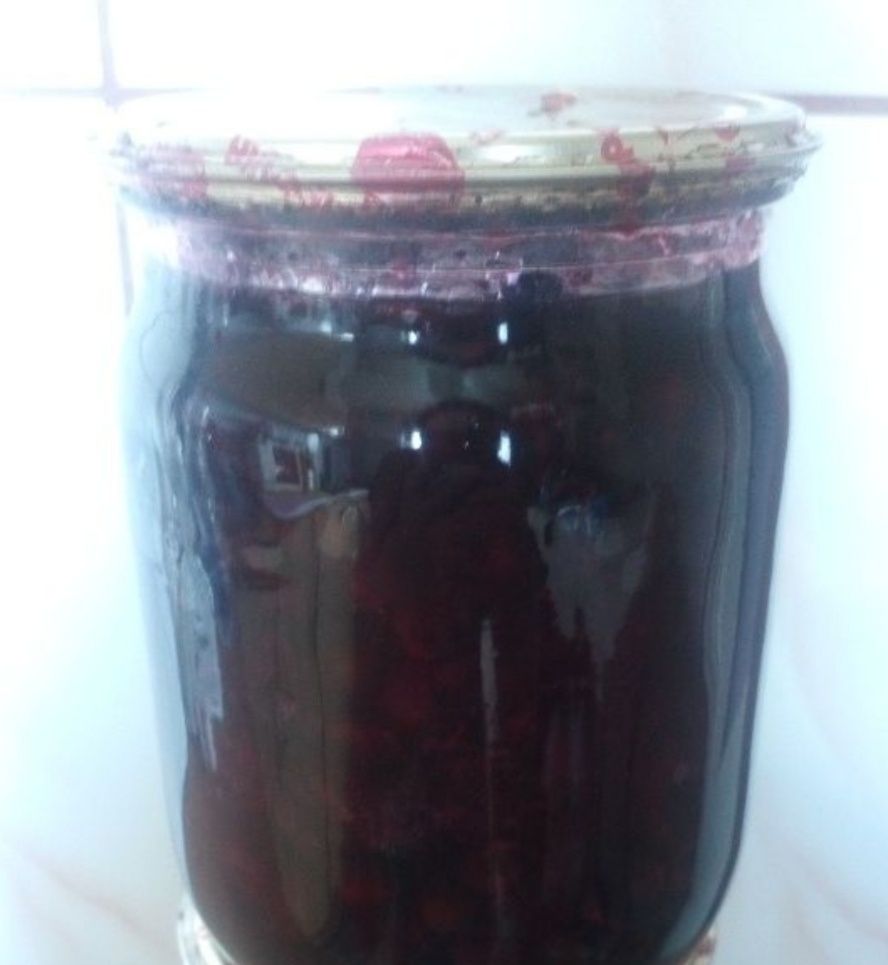 Варенье из сливы, вишня -смородина Салат из синих, ,соус сливовый