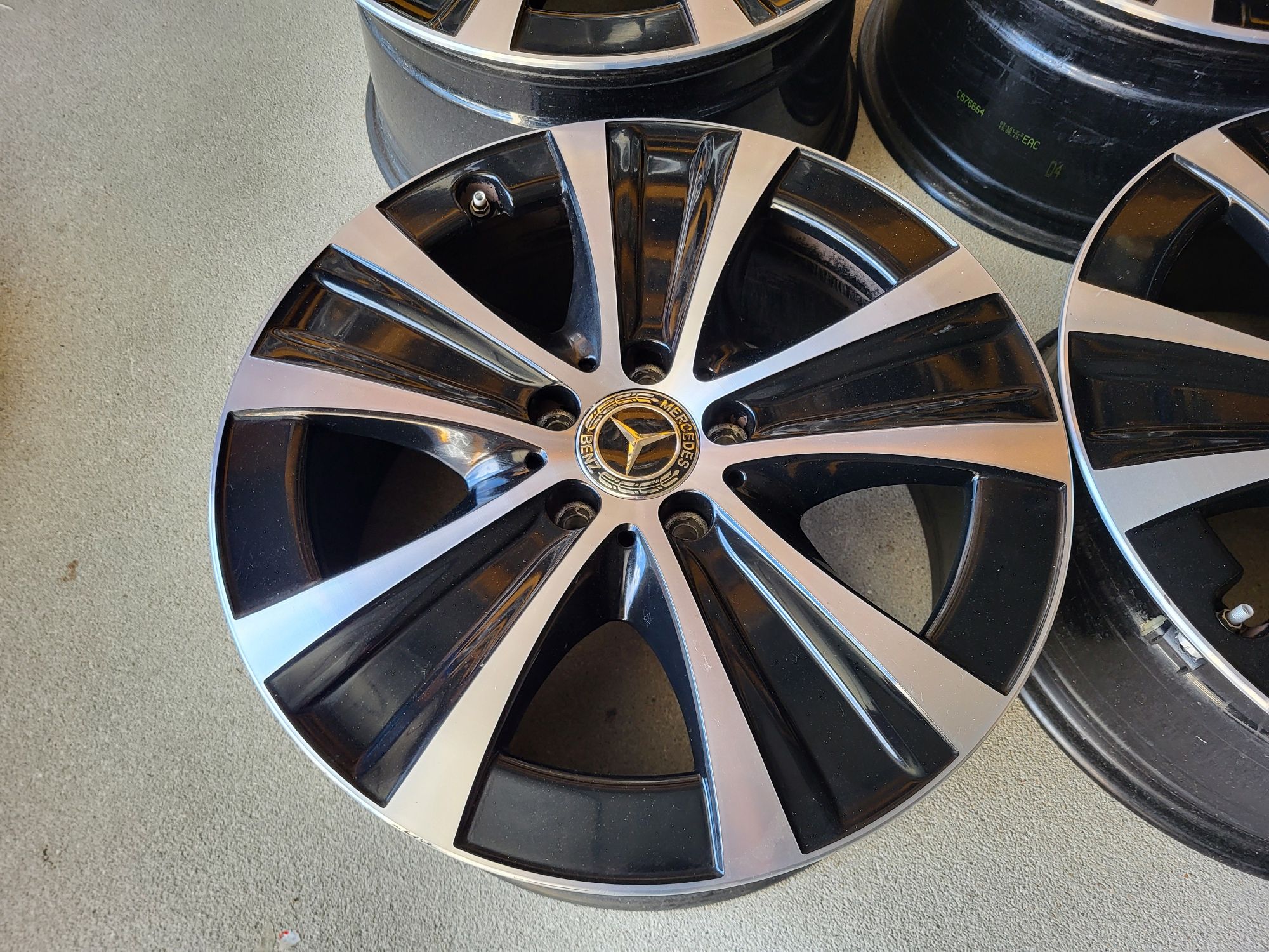 [837] Felgi aluminiowe Oryginał MERCEDES 18 Cali 5x112 Klasa E 2szerok