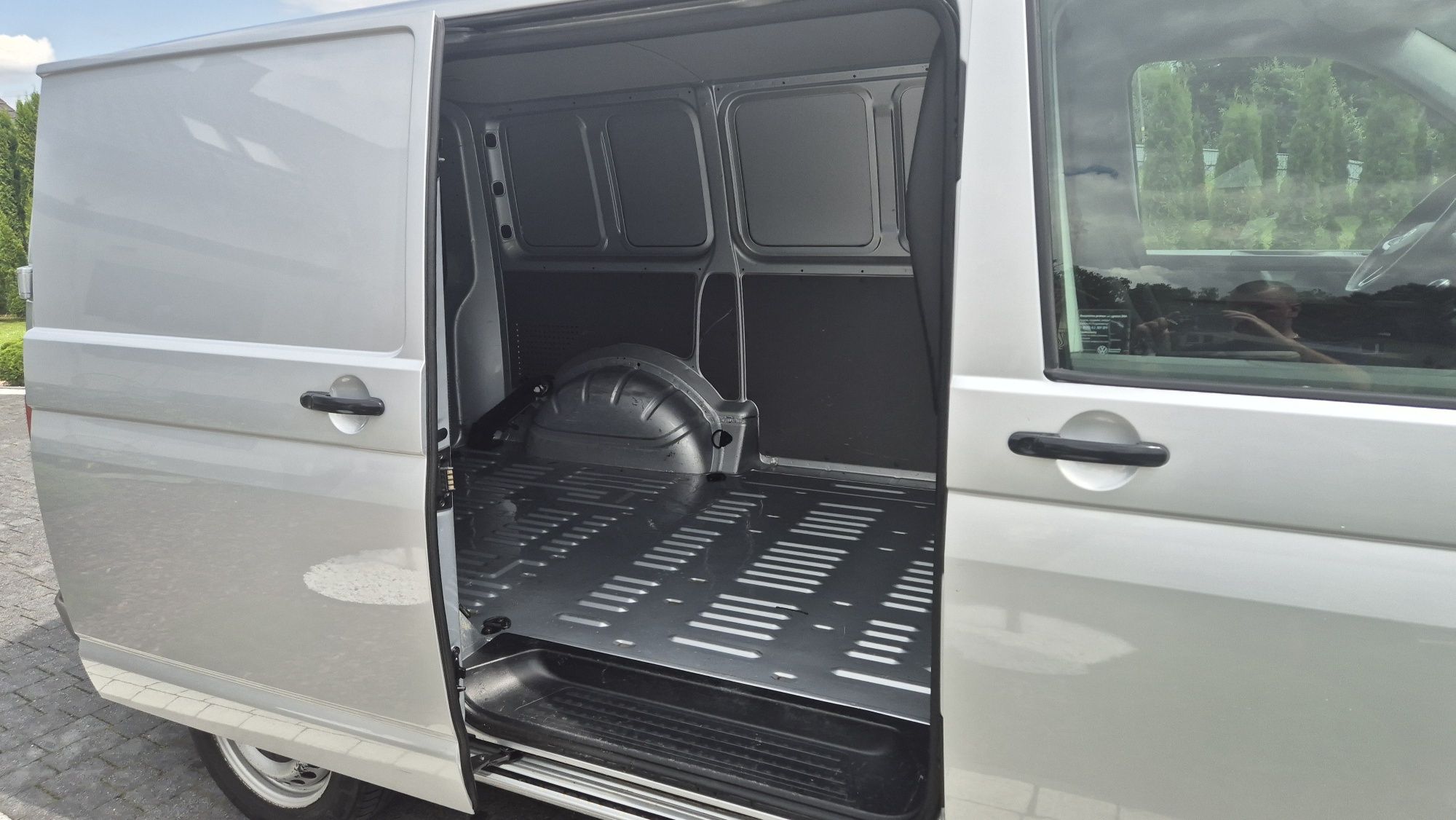 Volkswagen Transporter T6 1