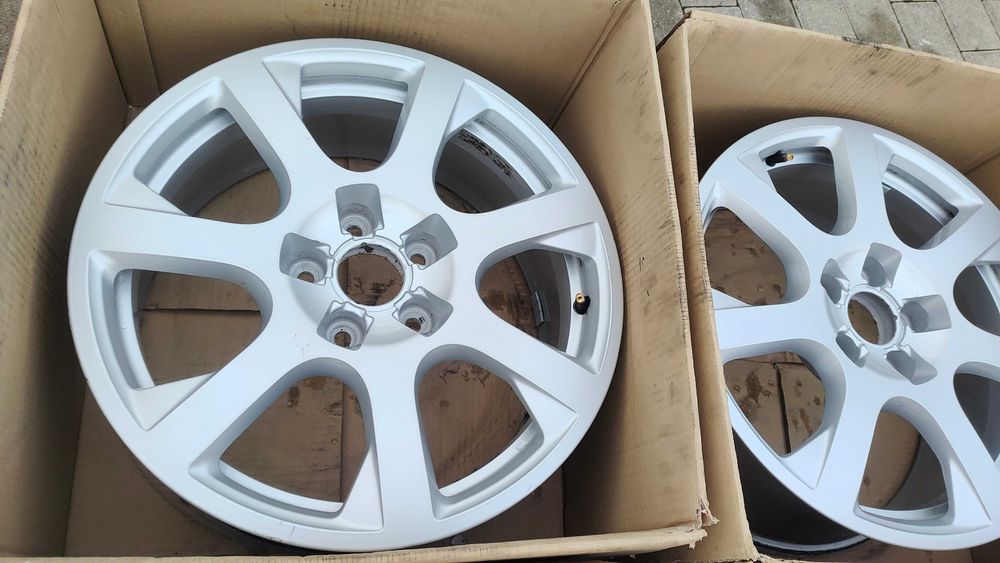 Oryginalne Felgi Aluminiowe Audi A4 B8 17 5x112 7J ET37