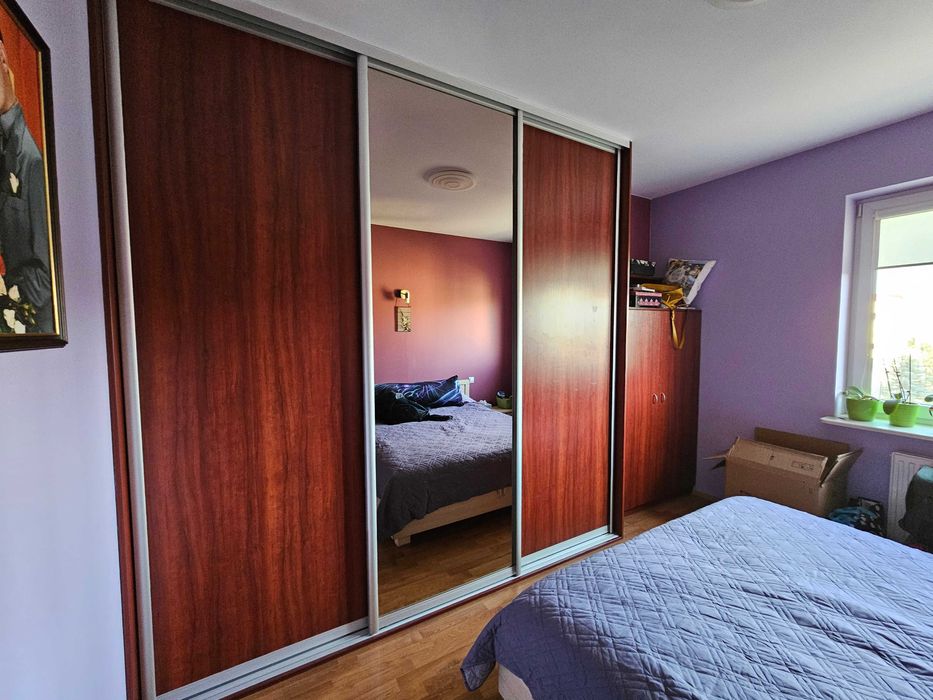 Duża szafa Komandor z drzwiami przesuwnymi