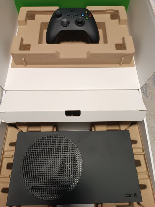 Xbox S Series 1 tb SSD + Підписка Гейм Пас на рік Carbon.