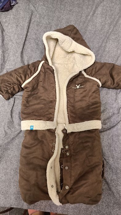 Продам  детский комбинезон 0-6м